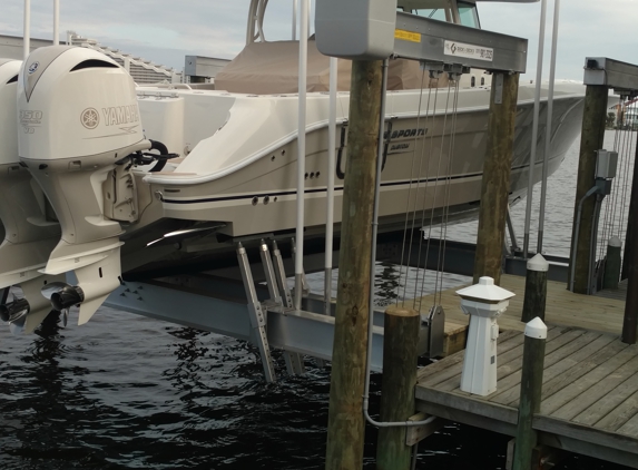 Dock and Decks Inc - gulf shores, AL. Boat lifts