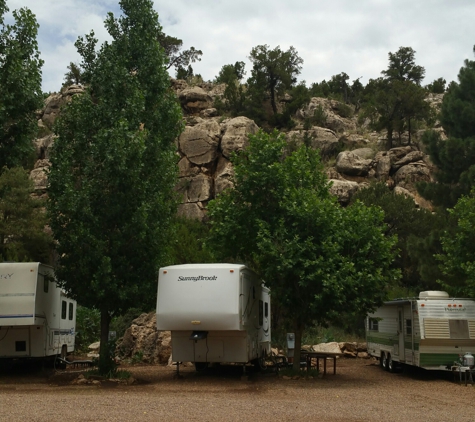 Boulders RV Park & Laundromat - Heber, AZ. RV Spaces available year round