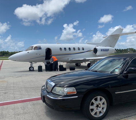 Diamond Coach Limousine - Boca Raton, FL. Diamond Coach Limousine offers airport transportation to/from Boca Raton. We make sure you have not only the best rates but the best quality