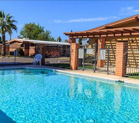 Royal Glen Manufactured Housing Community - Glendale, AZ