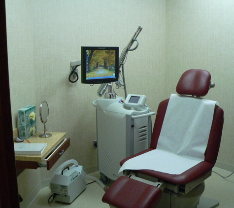 Nu Vela Laser and Vein Center - Porter Ranch, CA. One of the procedure rooms.