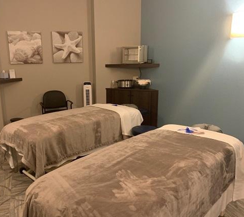 Hand and Stone Massage and Facial Spa - Naperville, IL