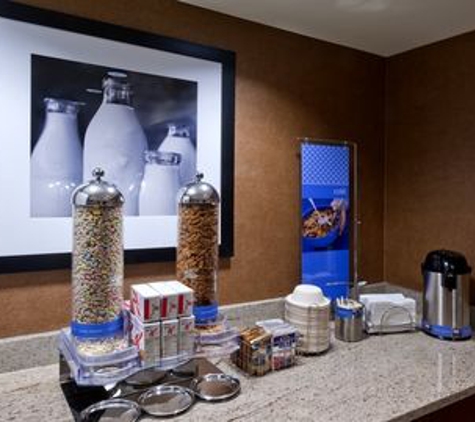 Hampton Inn & Suites Winston-Salem/University Area - Winston Salem, NC