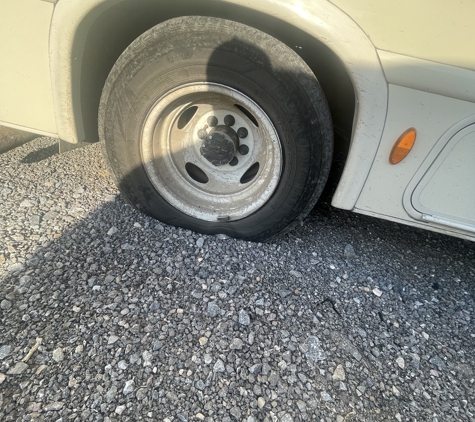 El Monte RV Rentals & Sales - Las Vegas, NV. 2 flat tires. Sent on vacation with tires that had no tread. Dangerous!!!