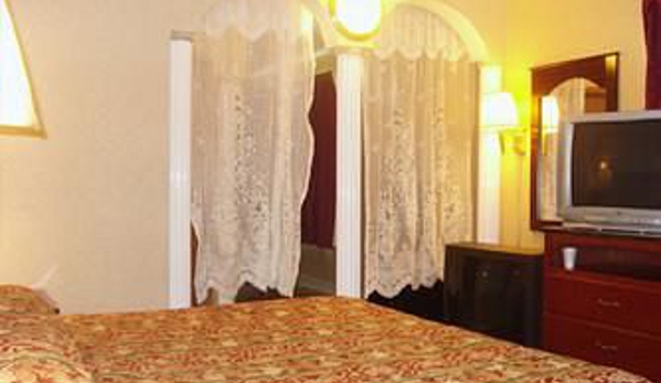 Town House Inn & Suites - Elmwood Park, NJ