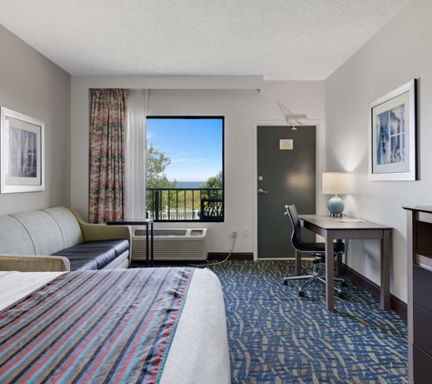 Best Western Plus Holiday Sands Inn & Suites - Norfolk, VA