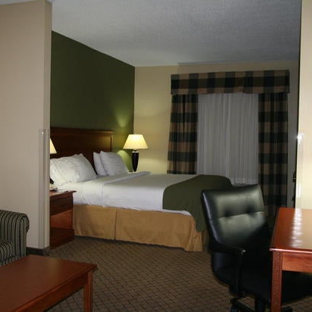 Holiday Inn Express & Suites Greenwood - Greenwood, MS