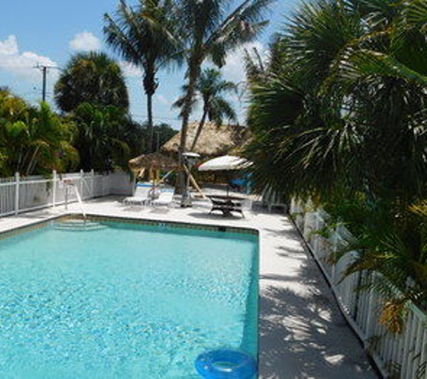 Nokomis Inn & Suites - Nokomis, FL