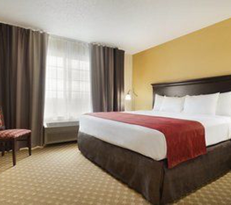 Country Inns & Suites - Alexandria, MN