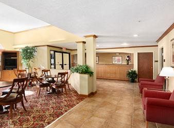 Days Inn by Wyndham Selma - Selma, NC