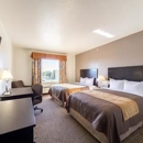 Days Inn & Suites by Wyndham San Antonio Near Frost Bank Center - Motels