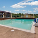 Quality Inn Paris - Motels