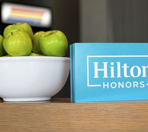 Home2 Suites by Hilton Minneapolis University Area - Minneapolis, MN