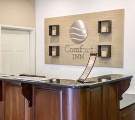 Comfort Inn Gurnee near Six Flags - Gurnee, IL