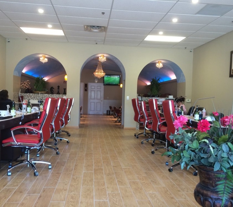 Royal Nail Spa - Kansas City, MO