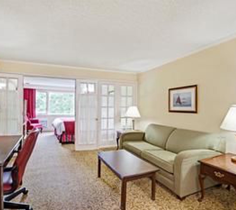 Hilltop Hotel & Conference Center - Seekonk, MA