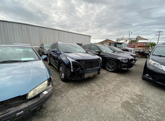 Mike's Custom Auto Body - Peabody, MA