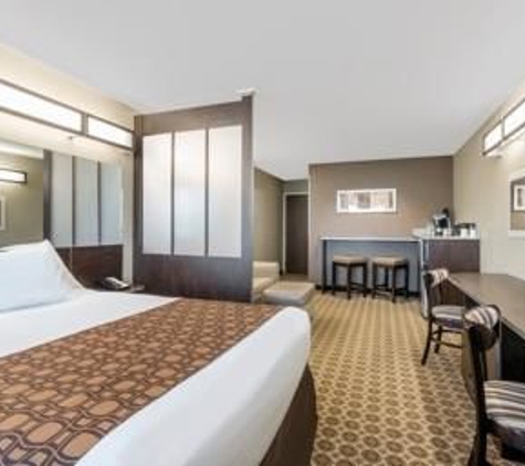 Microtel Inn & Suites by Wyndham Dickinson - Dickinson, ND