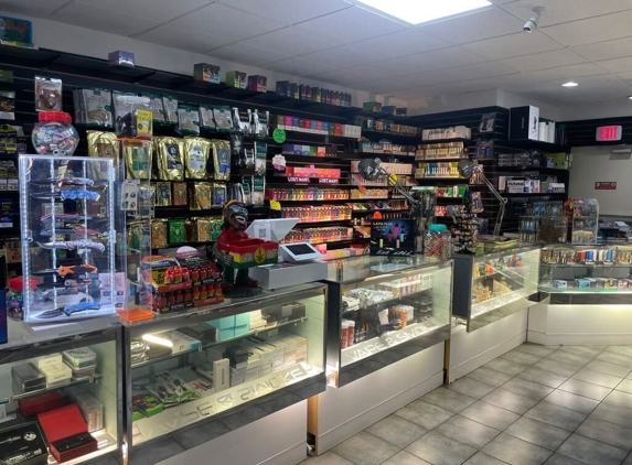 Kissimmee Smoke Shop & Liquor - Kissimmee, FL