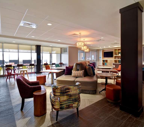 Home2 Suites by Hilton Wichita Downtown Delano - Wichita, KS