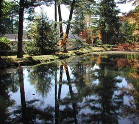 The 1896 House Country Inn - Brookside & Pondside - Williamstown, MA