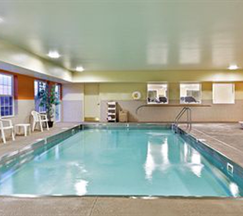 Country Inns & Suites - Marion, IL