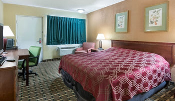 Econo Lodge - Virginia Beach, VA