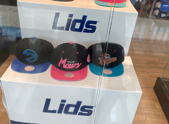 Lids - Dallas, TX