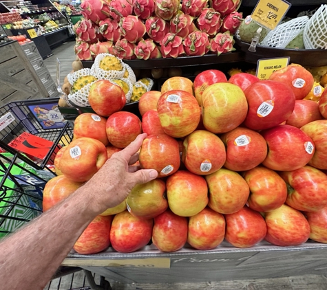 Vons - San Diego, CA. Huge apples Sept 27, 2023