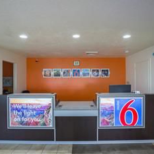 Motel 6 - Madisonville, TX