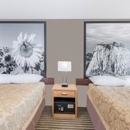 Super 8 by Wyndham Bowman - Hotels