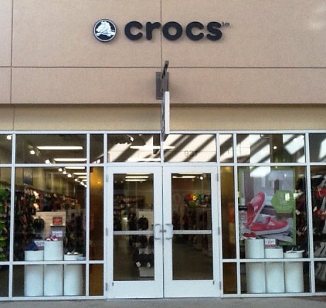 crocs aurora outlet mall