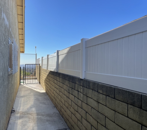 Speedy Vinyl Fence - North Hollywood, CA