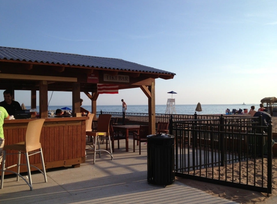 Silver Sands Beach & Tennis - East Haven, CT