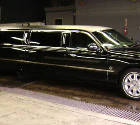 Dial 7 Car & Limousine Service - Fremont, CA