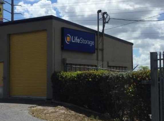 Life Storage - Fort Myers, FL