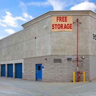 US Storage Centers - Corona, CA