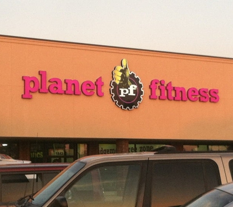 Planet Fitness - Montgomery, IL