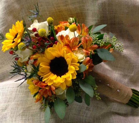 Cristy's Floral Designs & Flower Delivery - Bridgewater, VA