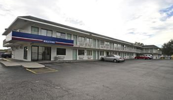 Motel 6 - Tampa, FL