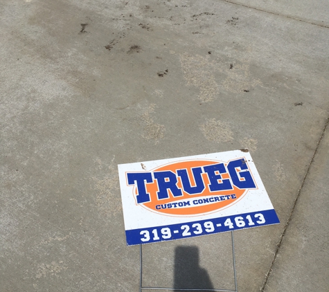 Trueg Custom Concrete - Jesup, IA. Scaling and peeling concrete on our new driveway.