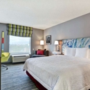 Hampton Inn & Suites Newark-Harrison-Riverwalk - Hotels