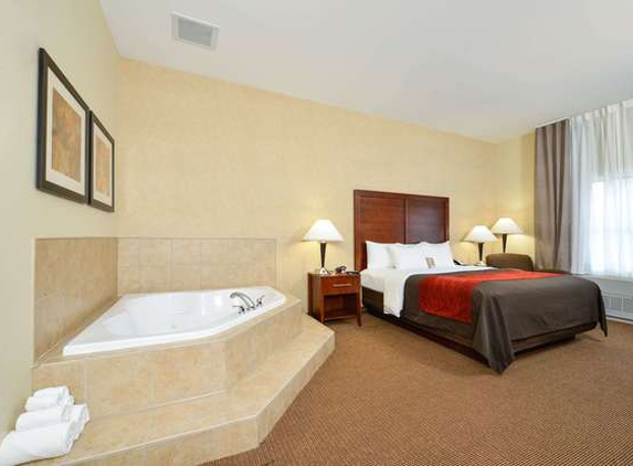 Comfort Inn & Suites adj to Akwesasne Mohawk Casino - Hogansburg, NY