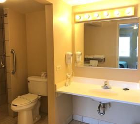 Americas Best Value Inn - Barrington, IL