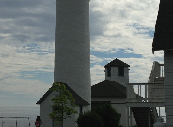 Tibbetts Point Lighthouse Hostel - Cape Vincent, NY