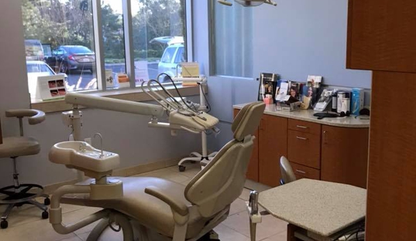 Estrella Dental Implant & Cosmetic Center - Chula Vista, CA. Operatory at Chula Vista dentist Estrella Dental