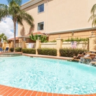 Days Inn & Suites by Wyndham Houston Hobby Airport