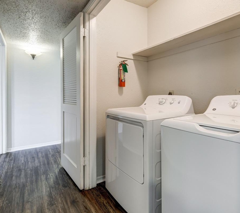 Peppertree Apartment Homes - Lafayette, LA