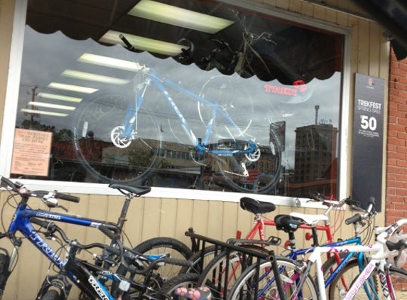 Bicycle World Inc - Dubuque, IA