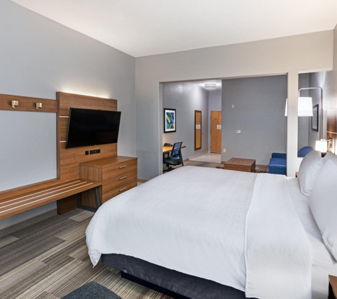 Holiday Inn Express & Suites Hutto - Hutto, TX